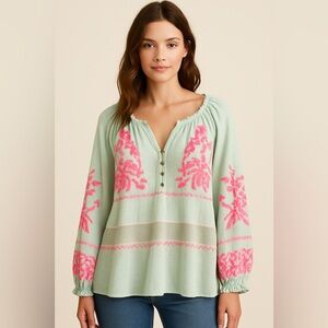 ✨ Free People Boho Embroidered Peasant Top – Size M (Runs Large) ✨